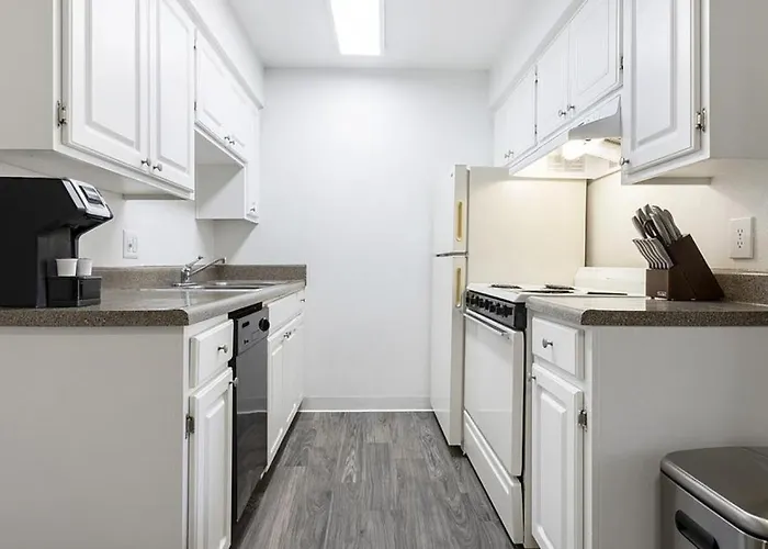 Landing Modern With Amazing Amenities * Tucson