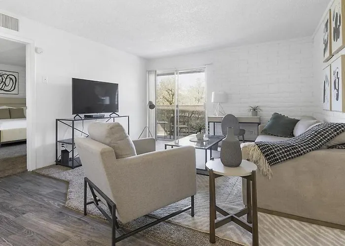 Landing Modern With Amazing Amenities Apartment